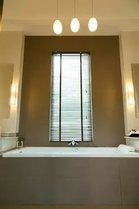 Premier Bungalov, 1 En Büyük (King) Boy Yatak ve Çekyat, Plaj Manzaralı, Denize Sıfır