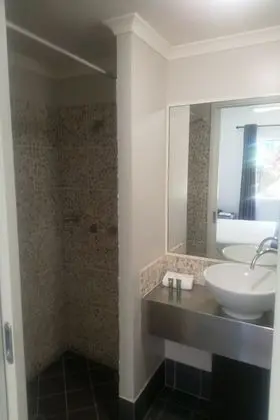 Economy Oda (Hotel Room)