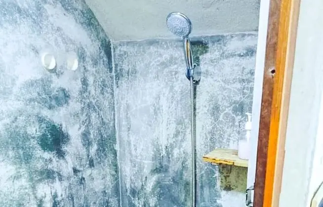 İki Ayrı Yataklı Oda, Ortak Banyo (Gegelung)