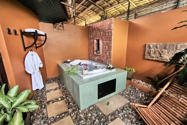 Deluxe Jacuzzi Villa