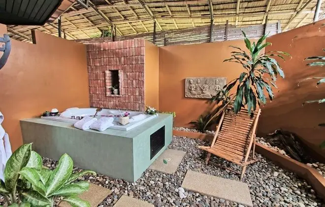 Deluxe Jacuzzi Villa