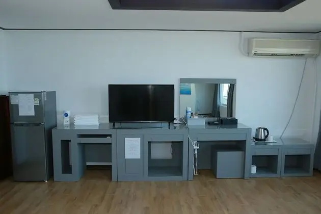 Gallery Suite, Kitchenette, Ocean View (Pension Type)