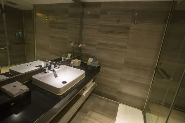 Business Tek Büyük Yataklı Oda