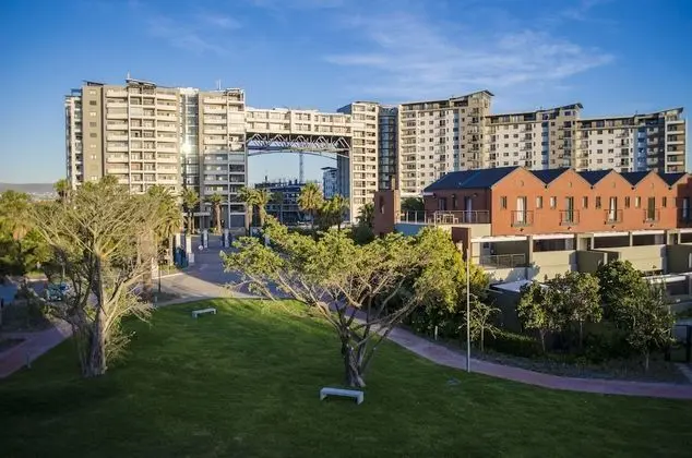 2 Bed Apartment - Manhattan Quarter New