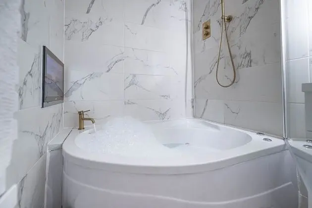 Deluxe Apart Daire, Sıcak Su Havuzu, Şehir Manzaralı (Apt 4)