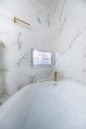 Deluxe Apart Daire, Sıcak Su Havuzu, Şehir Manzaralı (Apt 4)