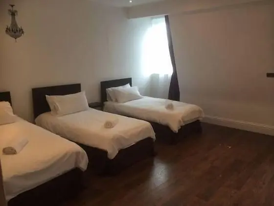 Dört Kişilik Oda, Banyolu/Duşlu