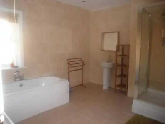 Dört Kişilik Oda, Ortak Banyo