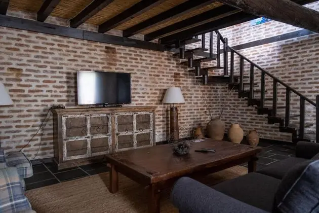 Villa Ardıç Dört Kişilik, Deniz ve Dağ Manzaralı, Şömineli Soba