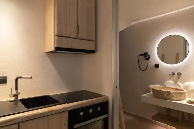 Junior Stüdyo Süit, Havuz Manzaralı