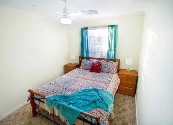 Ev, 2 Yatak Odası, 2 Banyolu (2-Bedroom House plus Caravan sleeps 2)