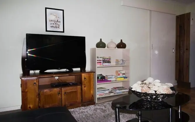 Ev, 2 Yatak Odası, 2 Banyolu (2-Bedroom House plus Caravan sleeps 2)