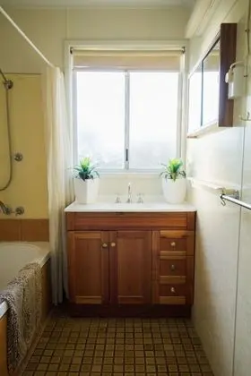 Ev, 2 Yatak Odası, 2 Banyolu (2-Bedroom House plus Caravan sleeps 2)