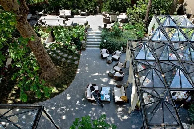 Junior Süit, 1 En Büyük (King) Boy Yatak ve Çekyat