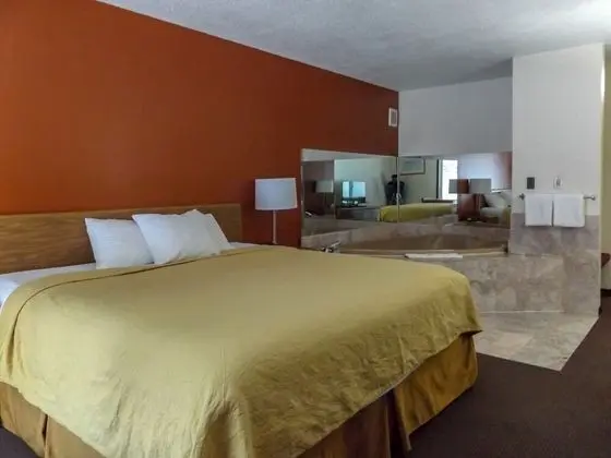 Oda, 1 En Büyük (King) Boy Yatak, Jakuzi