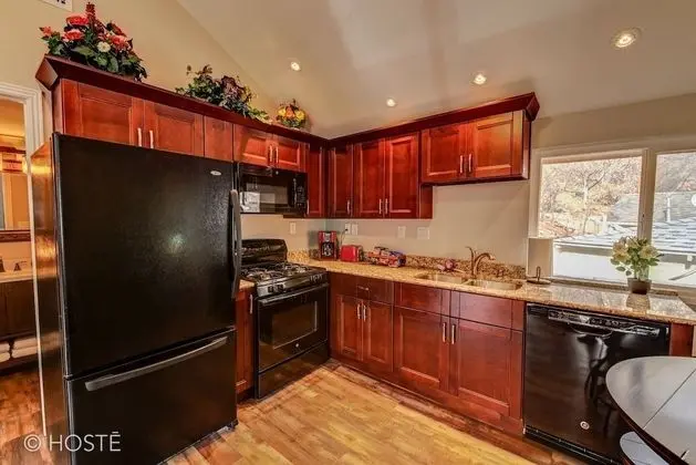 Ev (2 Bedrooms)