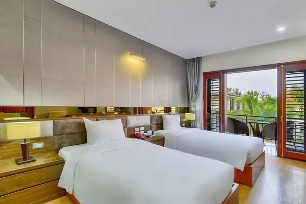 Deluxe Büyük Yataklı Tek Kişilik Oda, Havuz Manzaralı