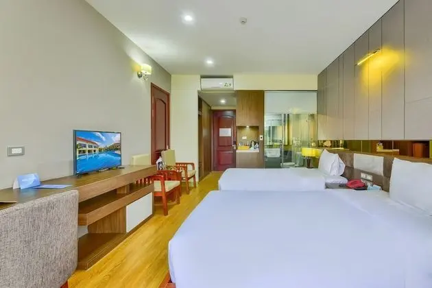 Deluxe Büyük Yataklı Tek Kişilik Oda, Havuz Manzaralı