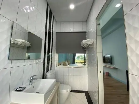 Dört Kişilik Oda, Deniz Manzaralı