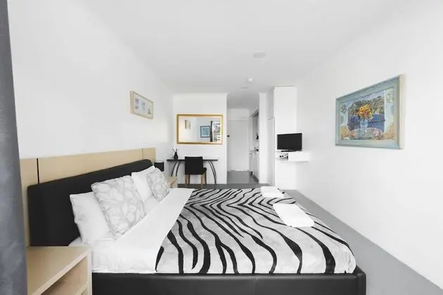 Deluxe Süit, 1 Büyük (Queen) Boy Yatak, Balkon, Kısmi Deniz Manzarası