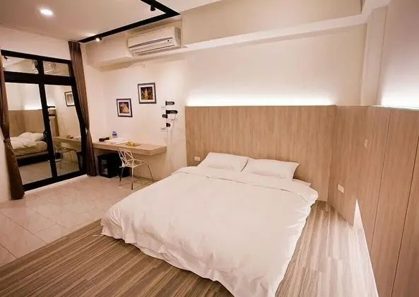 Standard Tek Büyük Yataklı Oda (Minimalist)