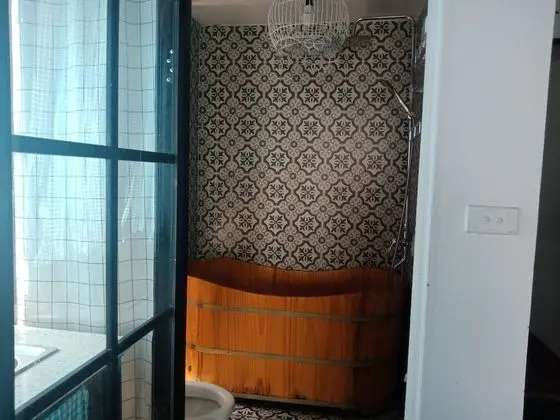 Deluxe Tek Büyük Yataklı Oda, Balkon, Göl Manzaralı