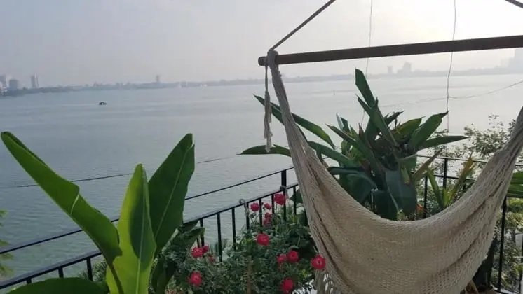 Deluxe Tek Büyük Yataklı Oda, Balkon, Göl Manzaralı