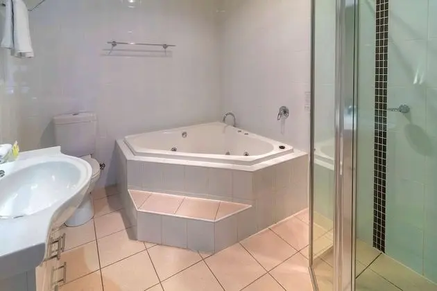 Süit, 1 En Büyük (King) Boy Yatak, Sigara İçilmez