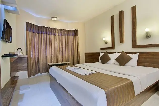 Deluxe Tek Büyük Yataklı Oda (with A/C)