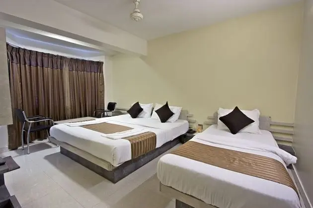 Deluxe Üç Kişilik Oda