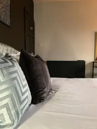 Apart Daire, 1 Büyük (Queen) Boy Yatak