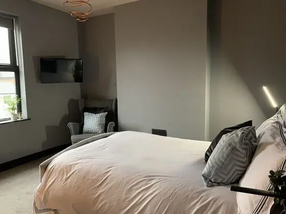 Apart Daire, 1 Büyük (Queen) Boy Yatak