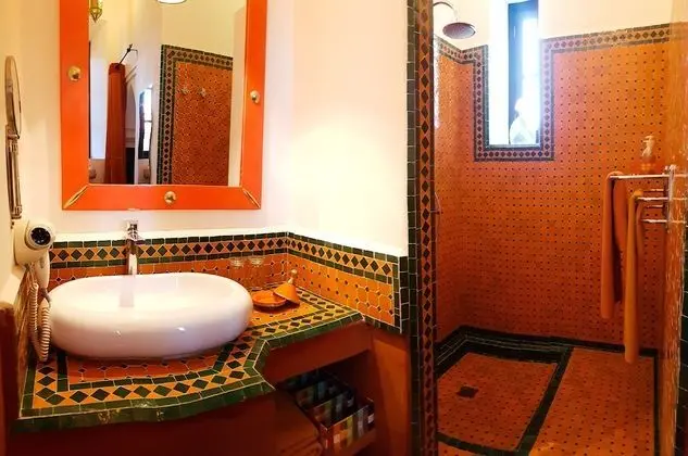 Basic Süit, Sigara İçilmez (Suite Marocaine)