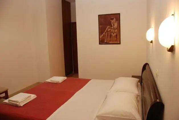 Standard Tek Büyük Yataklı Oda