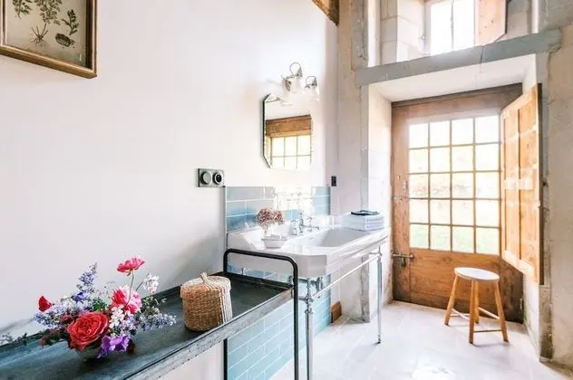 Classic Tek Büyük Yataklı Oda, Banyolu/Duşlu, Avlu Manzaralı (Ground floor Double room)