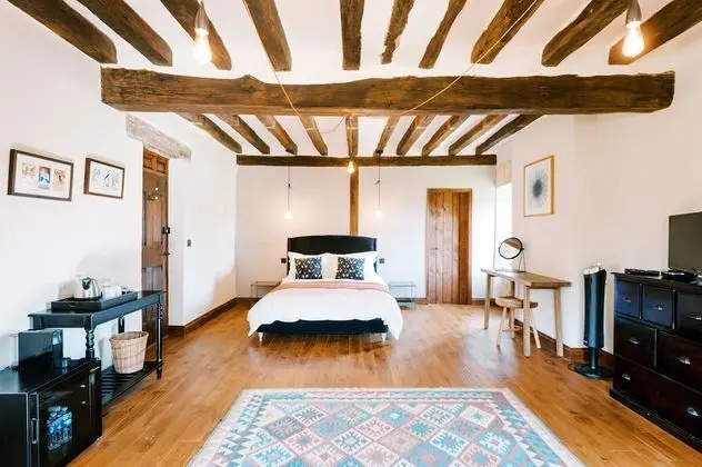 Superior Tek Büyük Yataklı Oda, Banyolu/Duşlu, Havuz Manzaralı