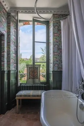 Deluxe Tek Büyük Yataklı Oda, 1 Büyük (Queen) Boy Yatak, Bahçe Manzaralı (Trianon)