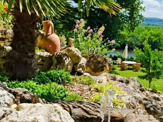 Standard Tek Büyük Yataklı Oda, Banyolu/Duşlu, Bahçe Manzaralı (Marqueyssac)