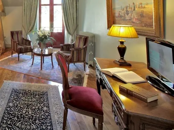Superior Tek Büyük veya İki Ayrı Yataklı Oda, Banyolu/Duşlu (Milandes)
