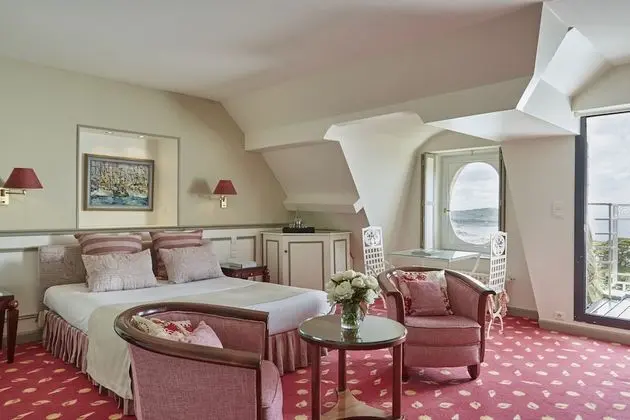 Tek Büyük veya İki Ayrı Yataklı Oda, Okyanus Manzaralı (Prestige)