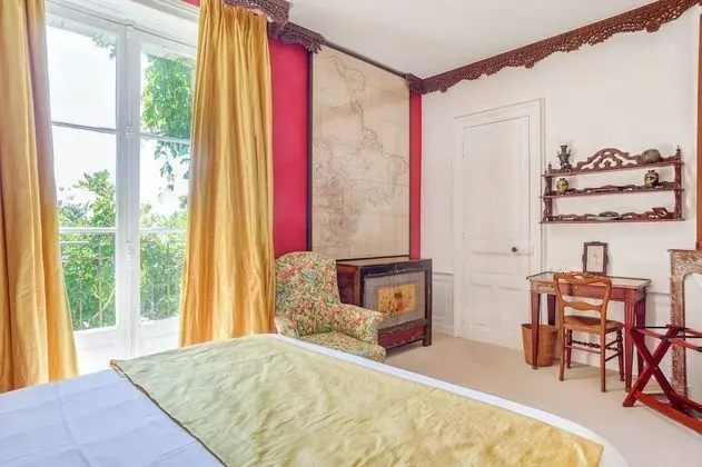 Comfort Tek Büyük Yataklı Oda, Banyolu/Duşlu, Park Manzaralı (Chambre du Géographe)