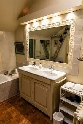 Comfort Tek Büyük Yataklı Oda (Milly)