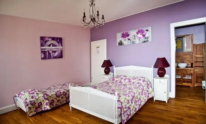 Üç Kişilik Oda (Violette)