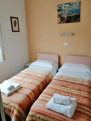 Standard Tek Büyük veya İki Ayrı Yataklı Oda