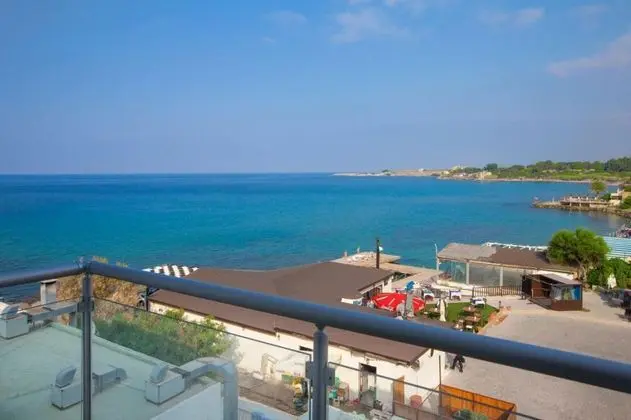 Standart Oda, Deniz veya Kara Manzaralı, Balkonlu