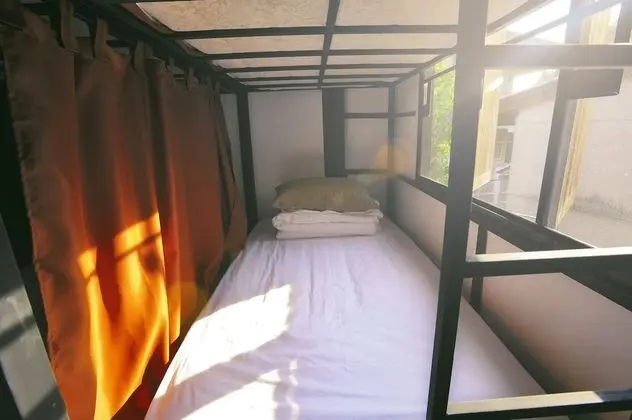 Mix Dorm 6 Bed-Fan Single