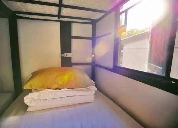 Mix Dorm 6 Bed-Fan Twin