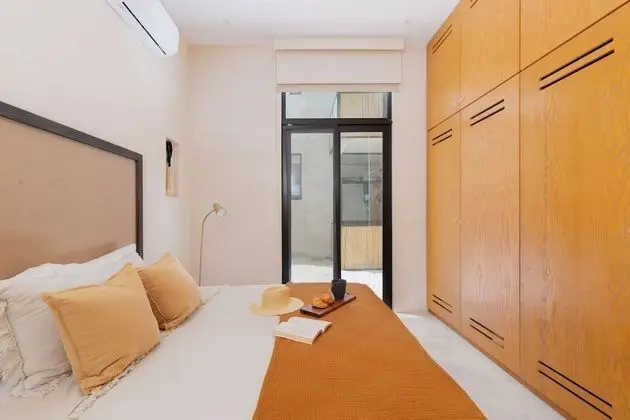 Apart Daire, 6 Yatak Odası (2 Separate)