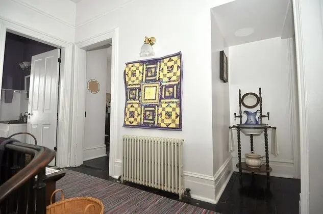 Ev, Birden Çok Yatak (Manor at Berkeley Springs)