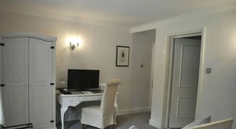 Classic Büyük Yataklı Tek Kişilik Oda